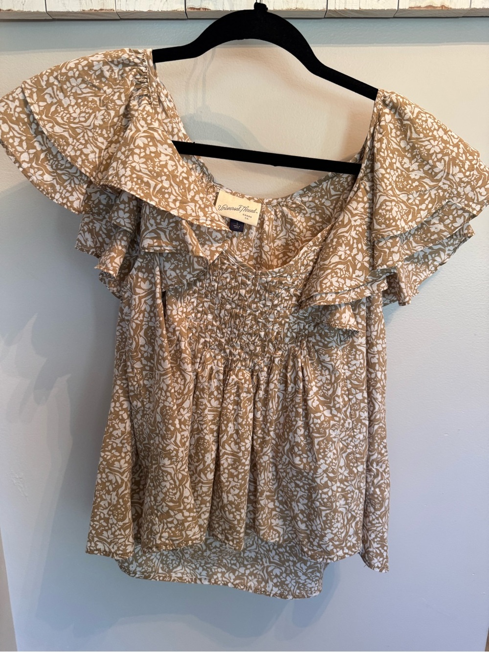 Universal Thread Beige Floral Ruffle Sleeve V-Neck Blouse - Picture 2 of 6